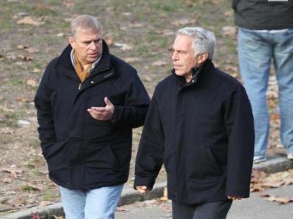 Príncipe Andrew e Jeffrey Epstein durante passeio em Nova York